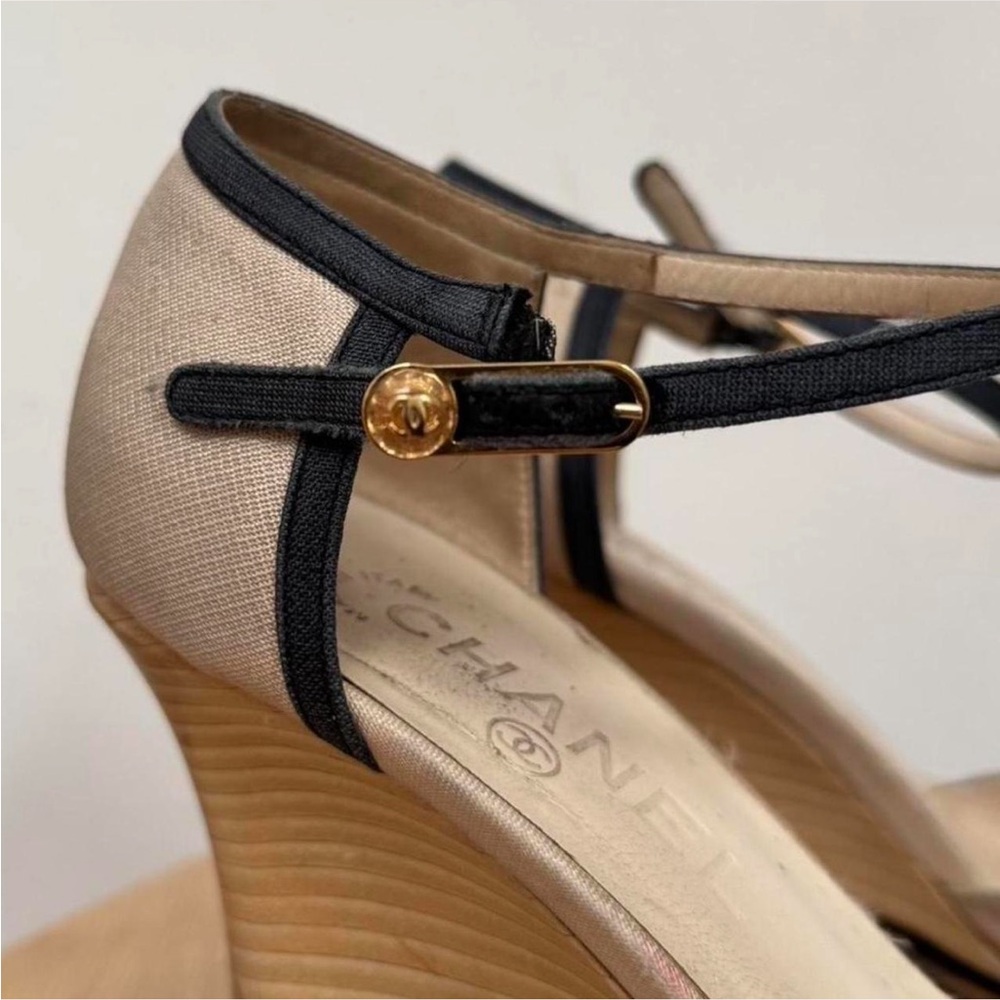 Vintage Chanel wedges - Picture 3 of 6
